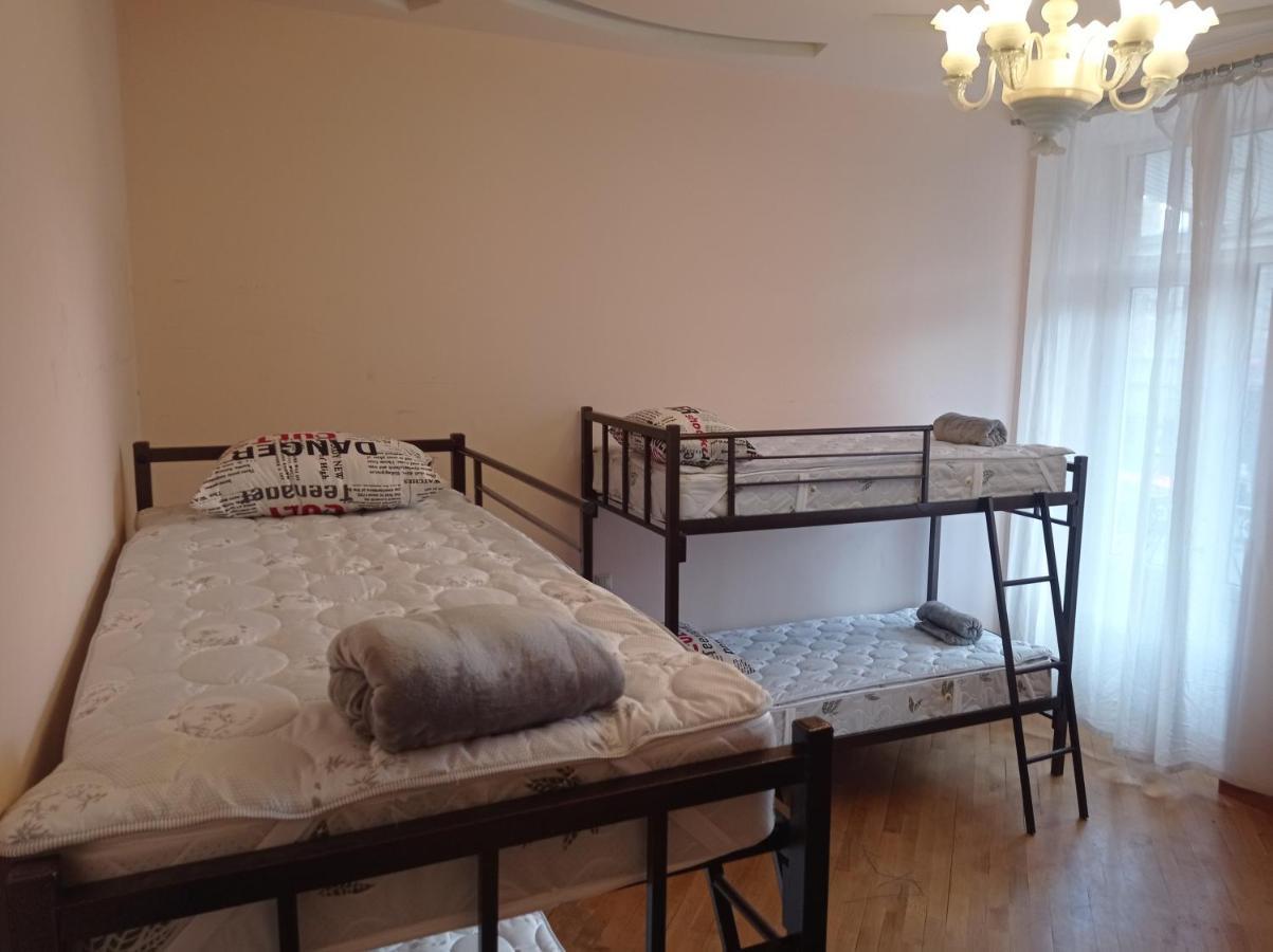 Sun City Hostel Jerevan Eksteriør billede