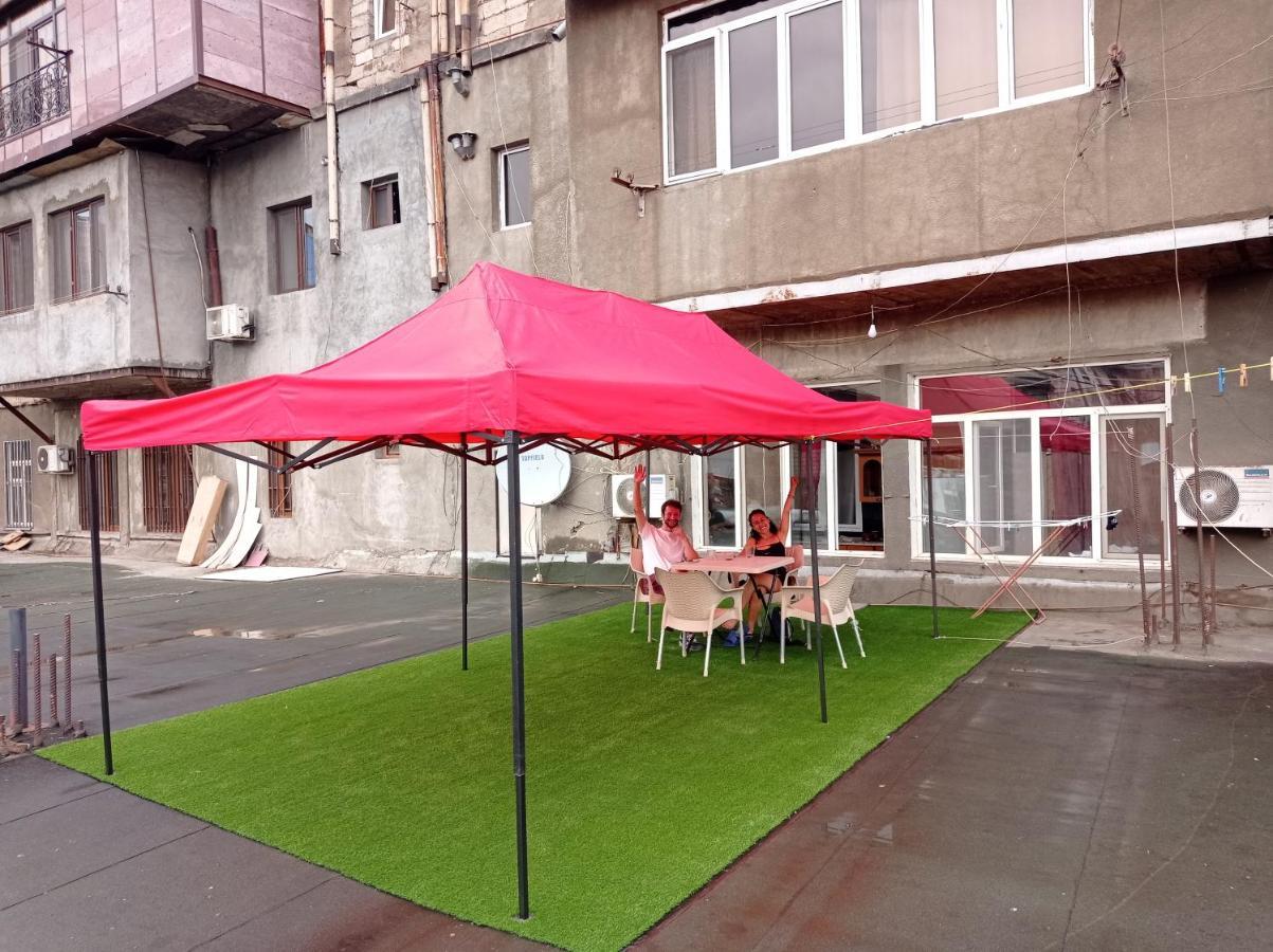 Sun City Hostel Jerevan Eksteriør billede